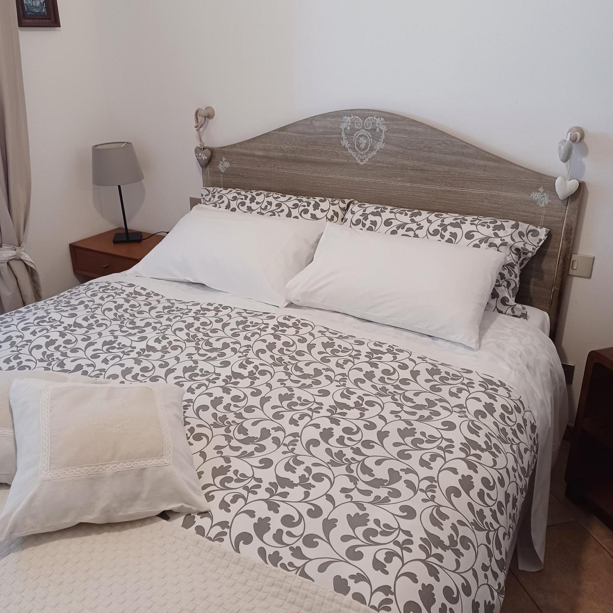 La Depandance Della Nonna Apartment คาโมยลี ภายนอก รูปภาพ
